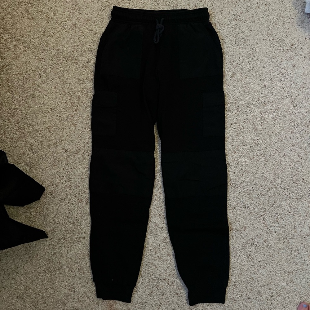 ALO Yoga Cargo Sweats